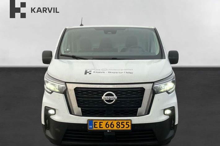 Beige Nissan Primastar fra 2023