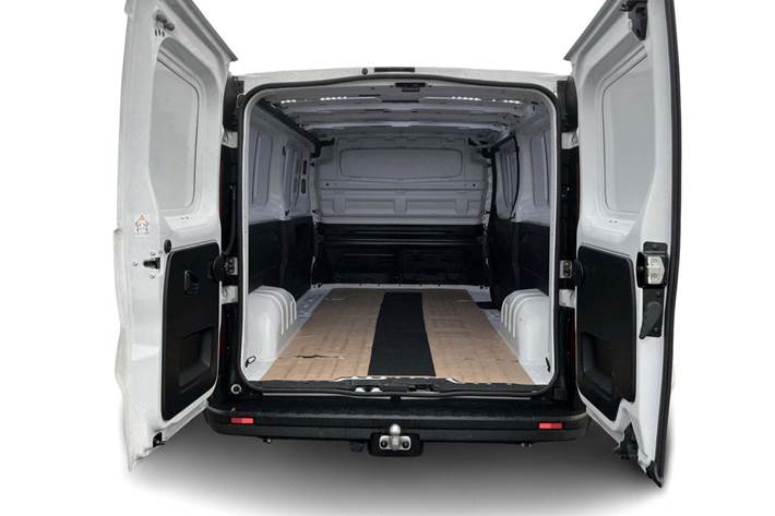 Beige Nissan Primastar fra 2023