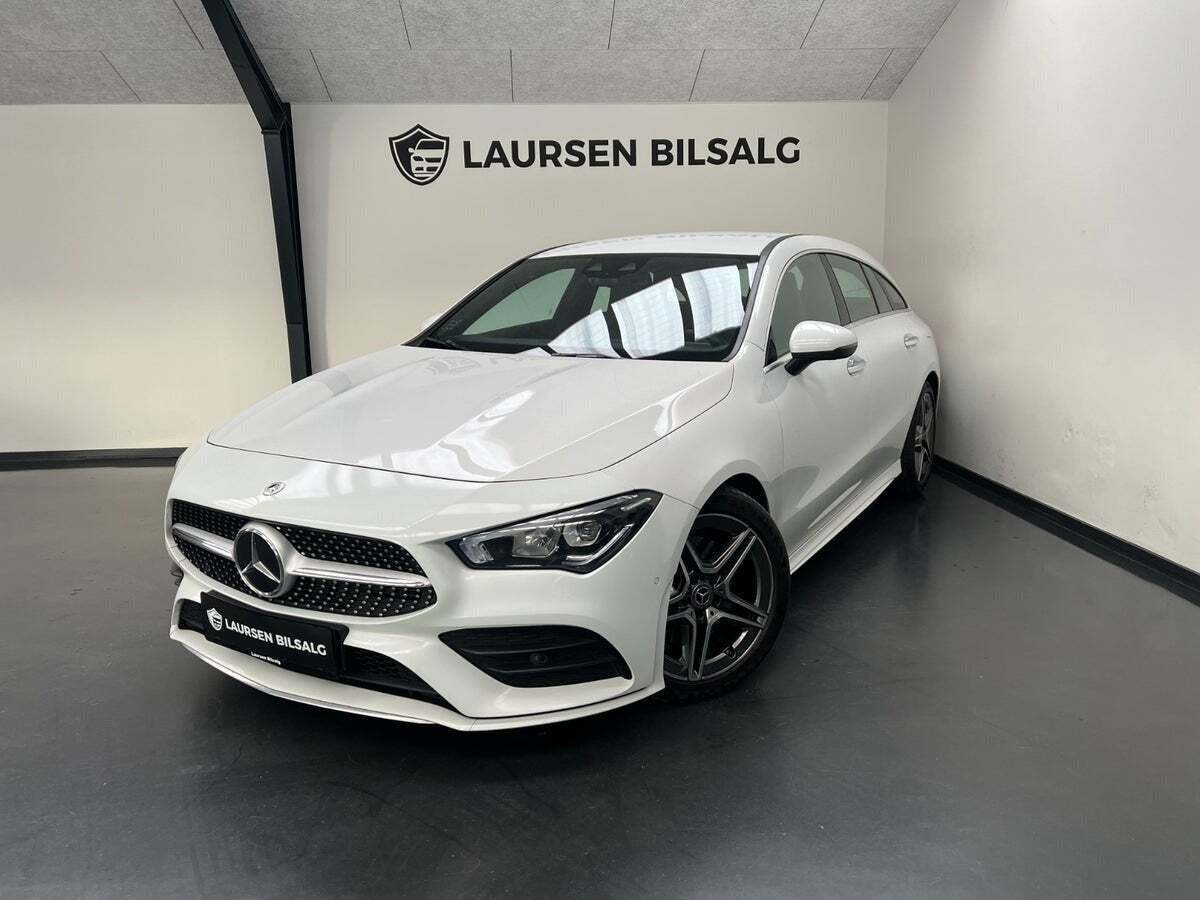 Hvid Mercedes CLA220 d fra 2020 set udefra