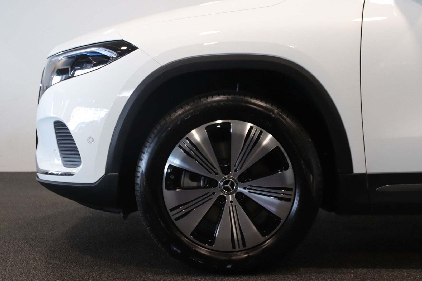 Hvid Mercedes EQA250 fra 2023
