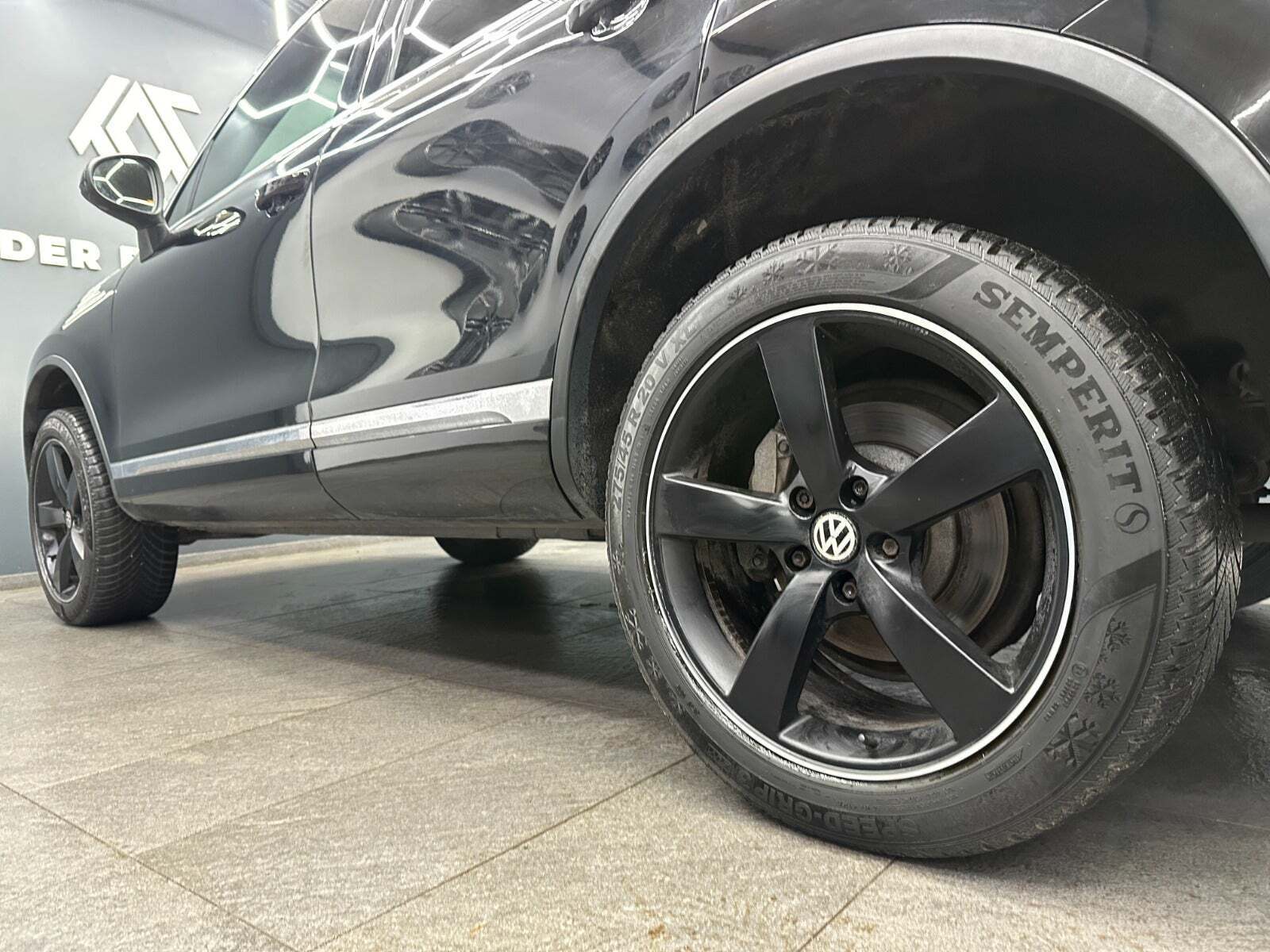 Sort VW Touareg fra 2011