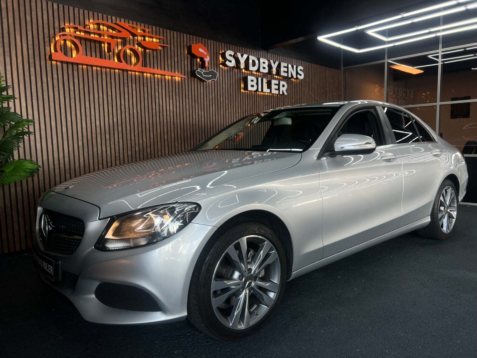 undefined Mercedes C220 d fra 2015 set udefra