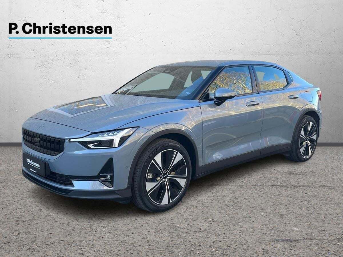 Grå Polestar 2 fra 2022 set udefra