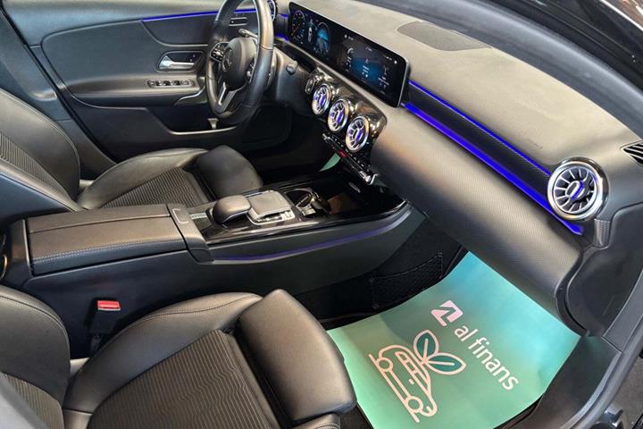 Sort Mercedes A180 d fra 2018