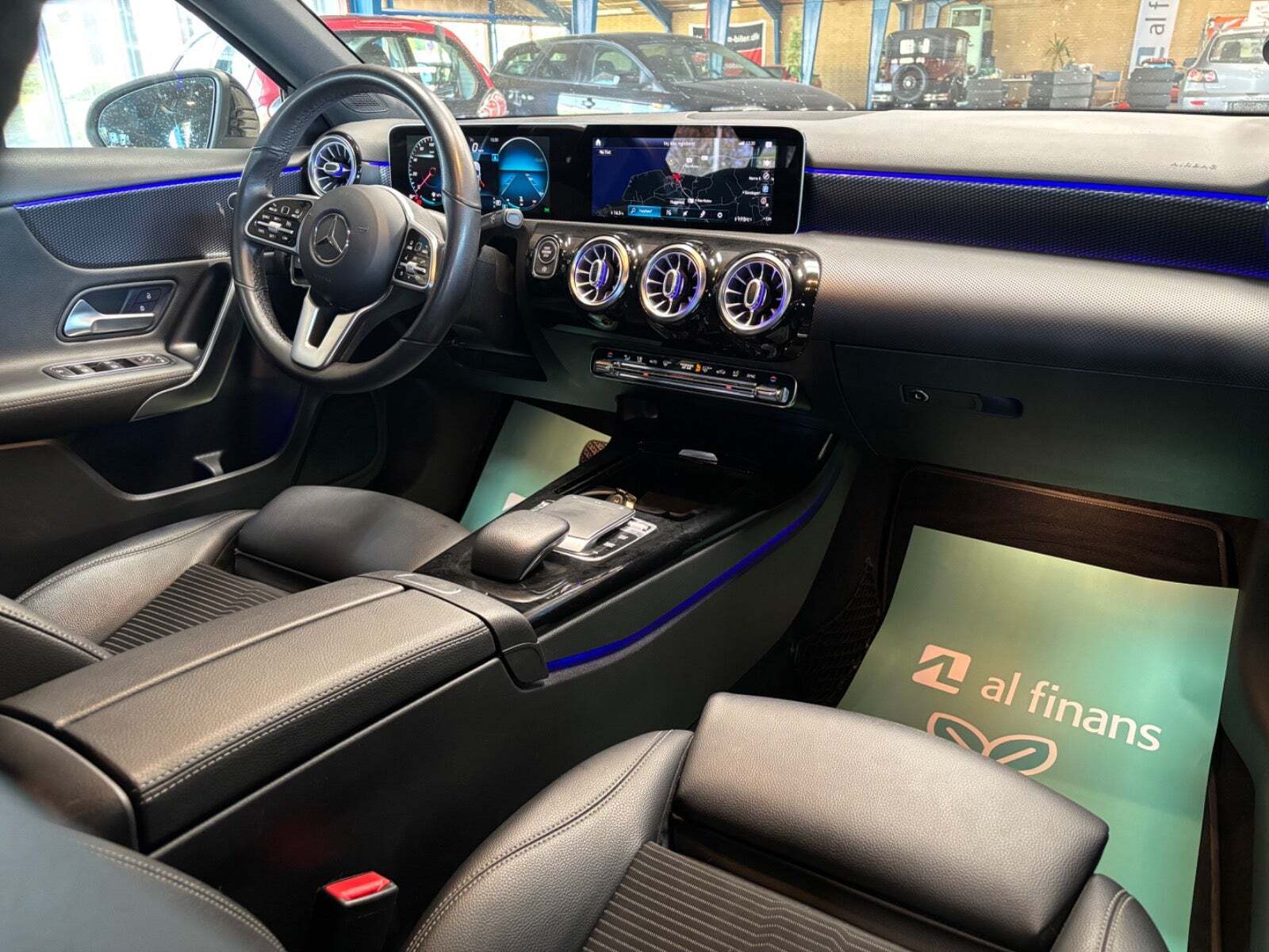 Sort Mercedes A180 d fra 2018 set indefra