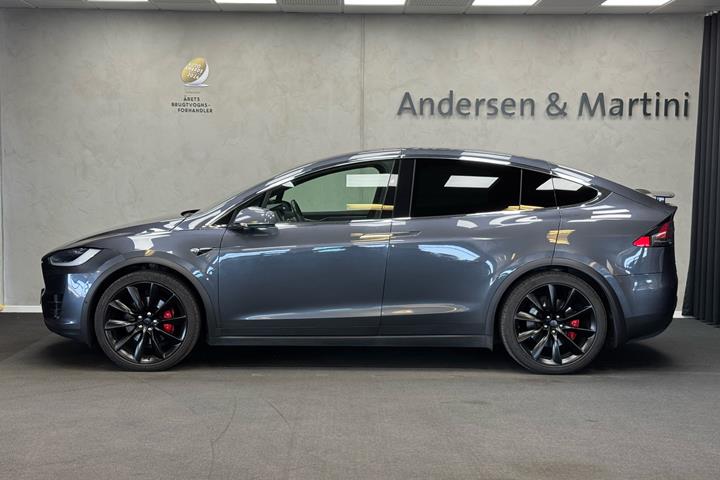 Grå Tesla Model X fra 2019