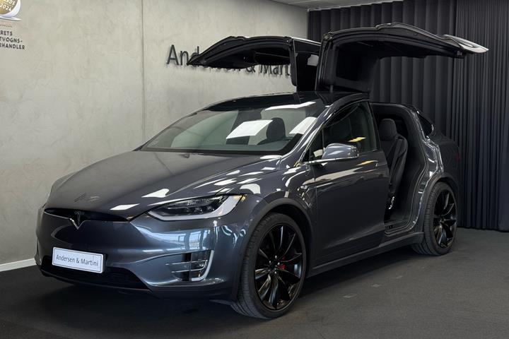 Grå Tesla Model X fra 2019
