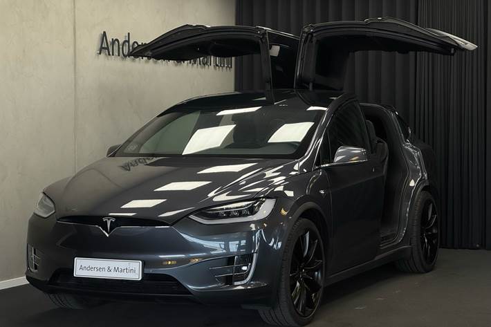 Grå Tesla Model X fra 2019
