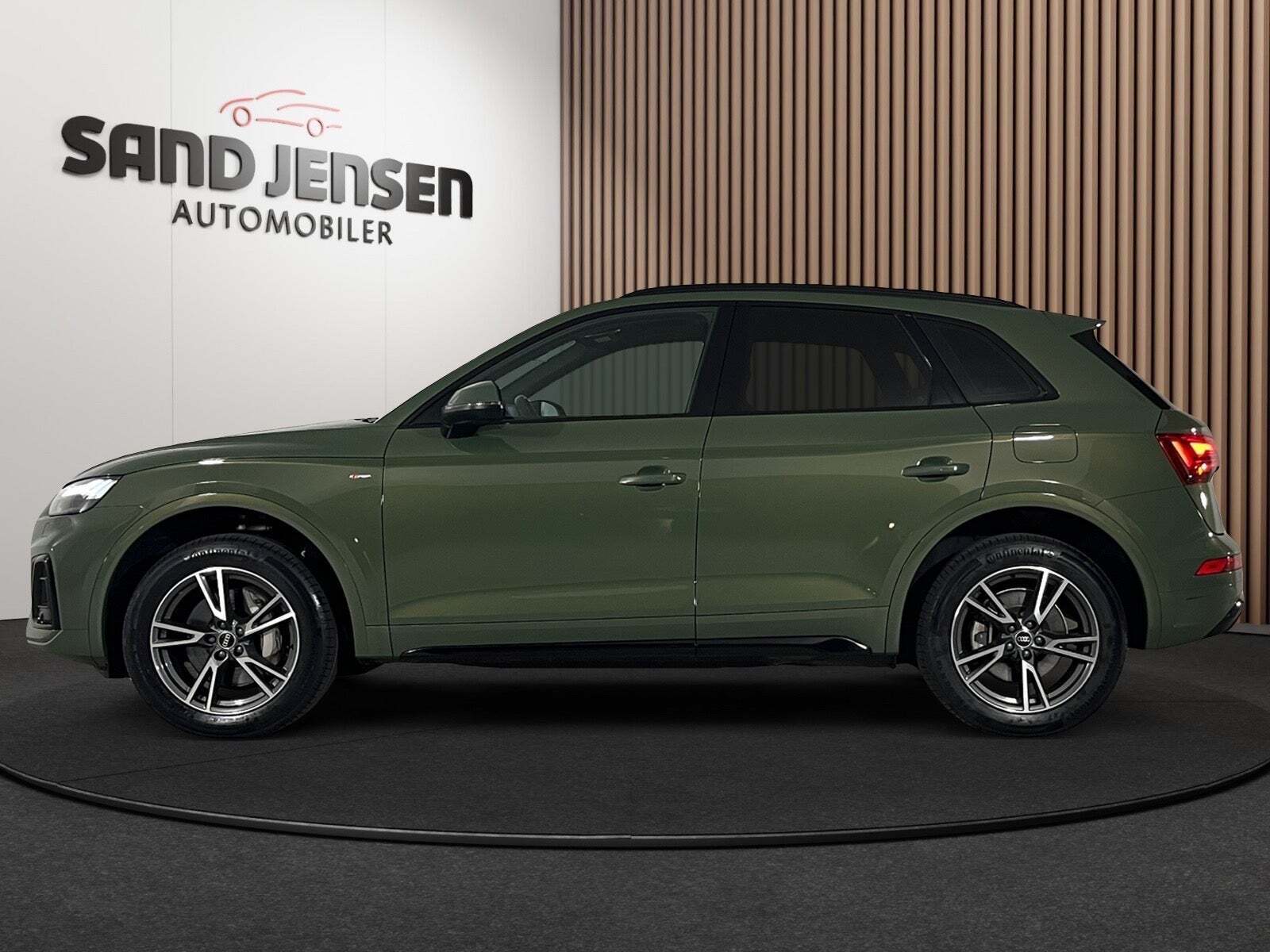Grøn Audi Q5 fra 2022