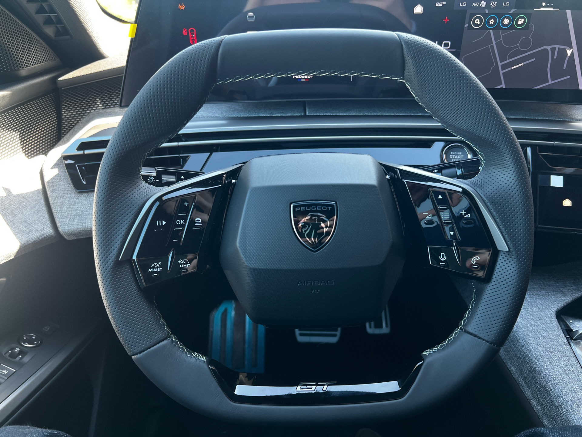 Peugeot e-3008