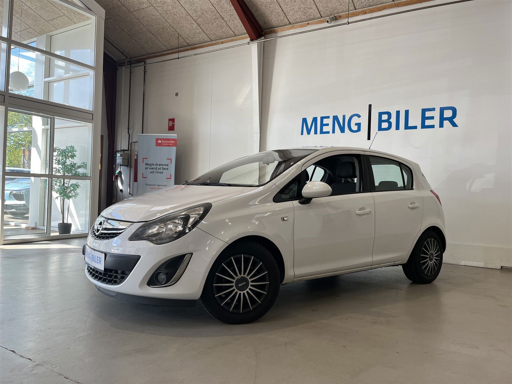 Hvid Opel Corsa fra 2014
