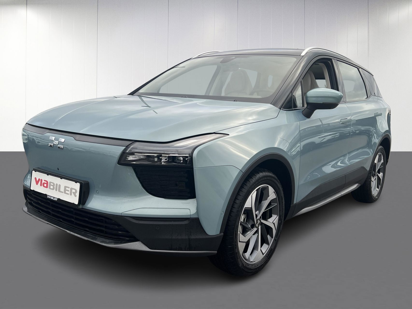 Blå Aiways U5 fra 2024 set udefra