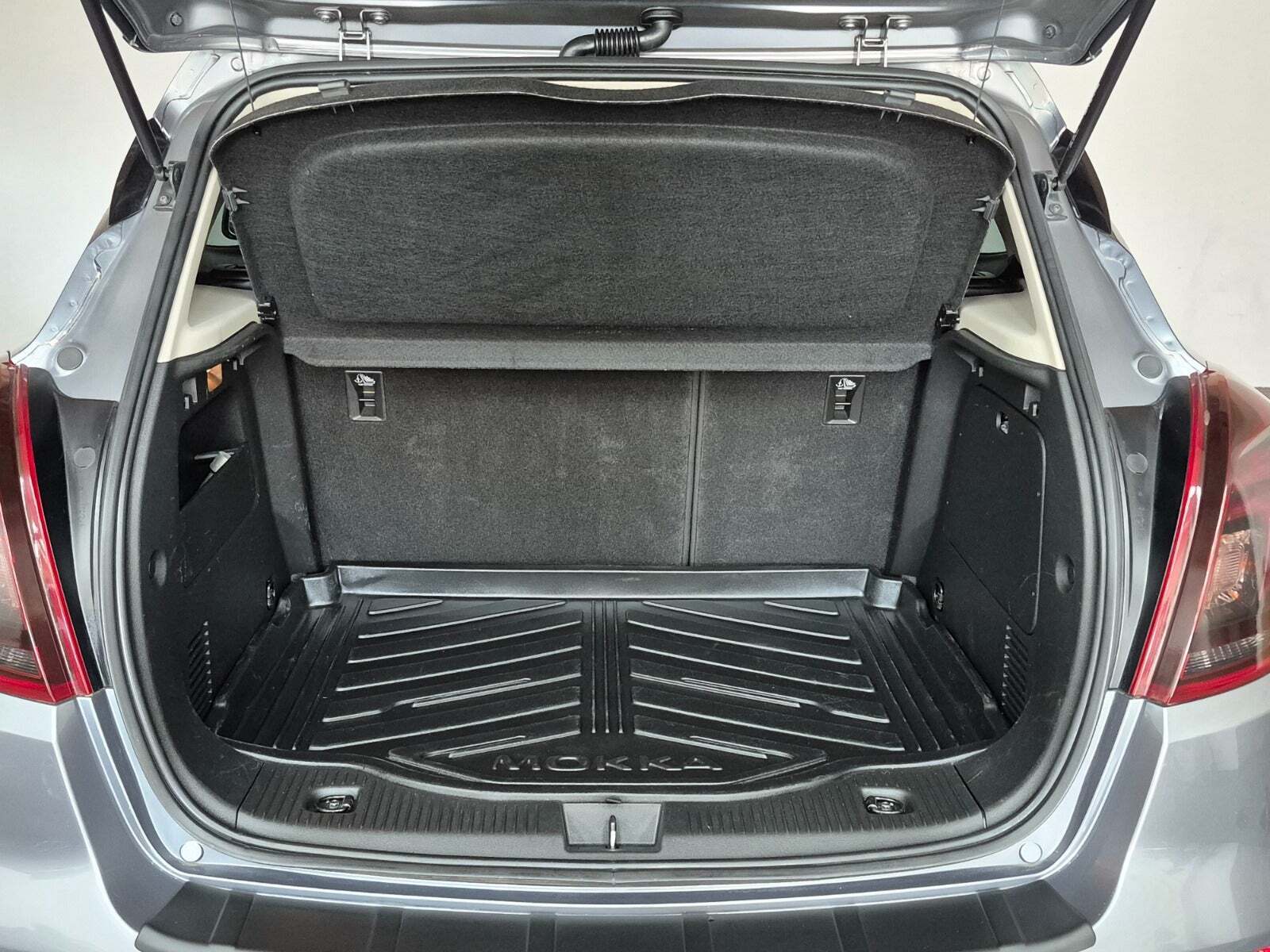 Grå Opel Mokka X fra 2017