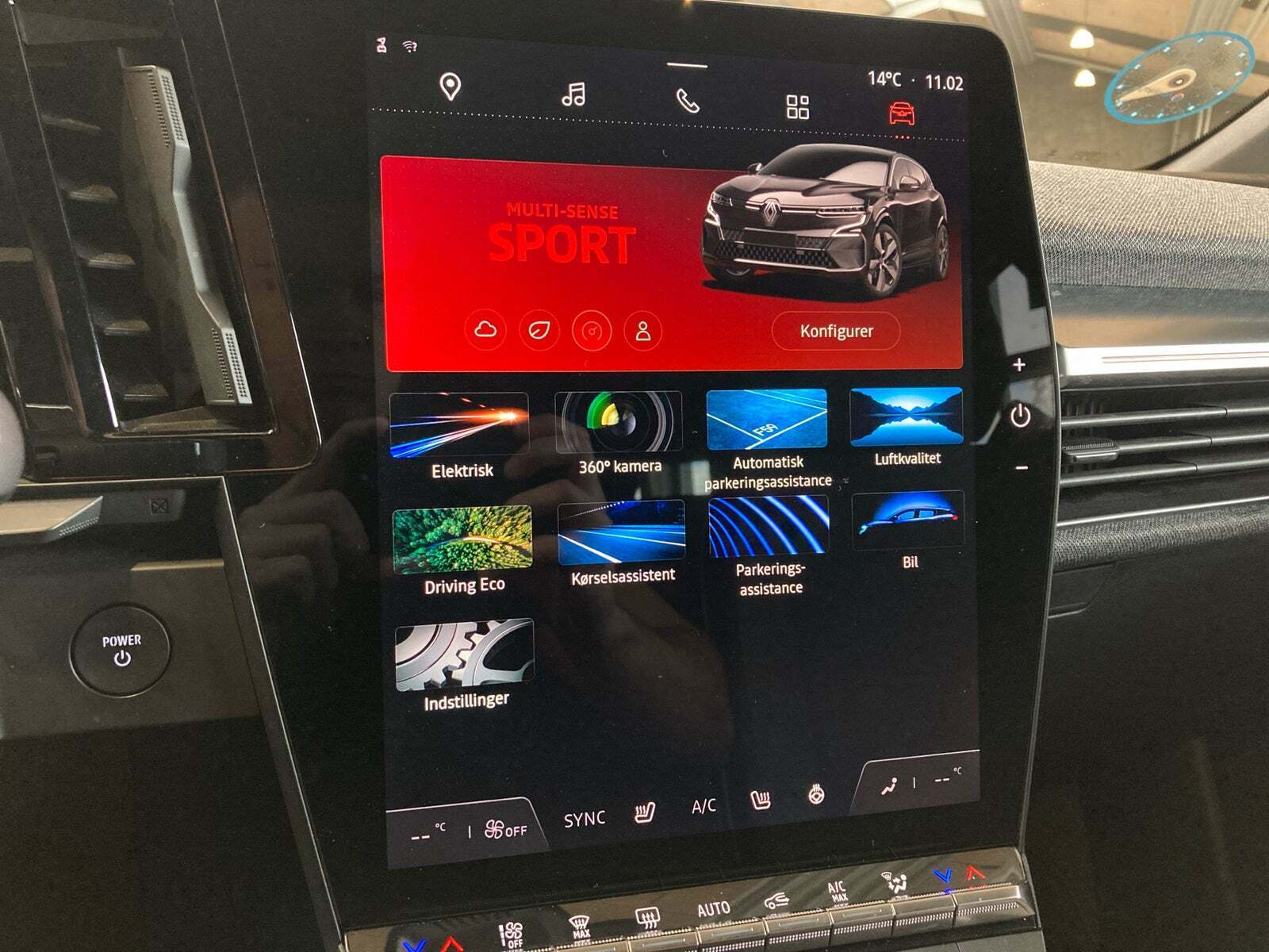 Grå Renault Megane E-Tech fra 2023