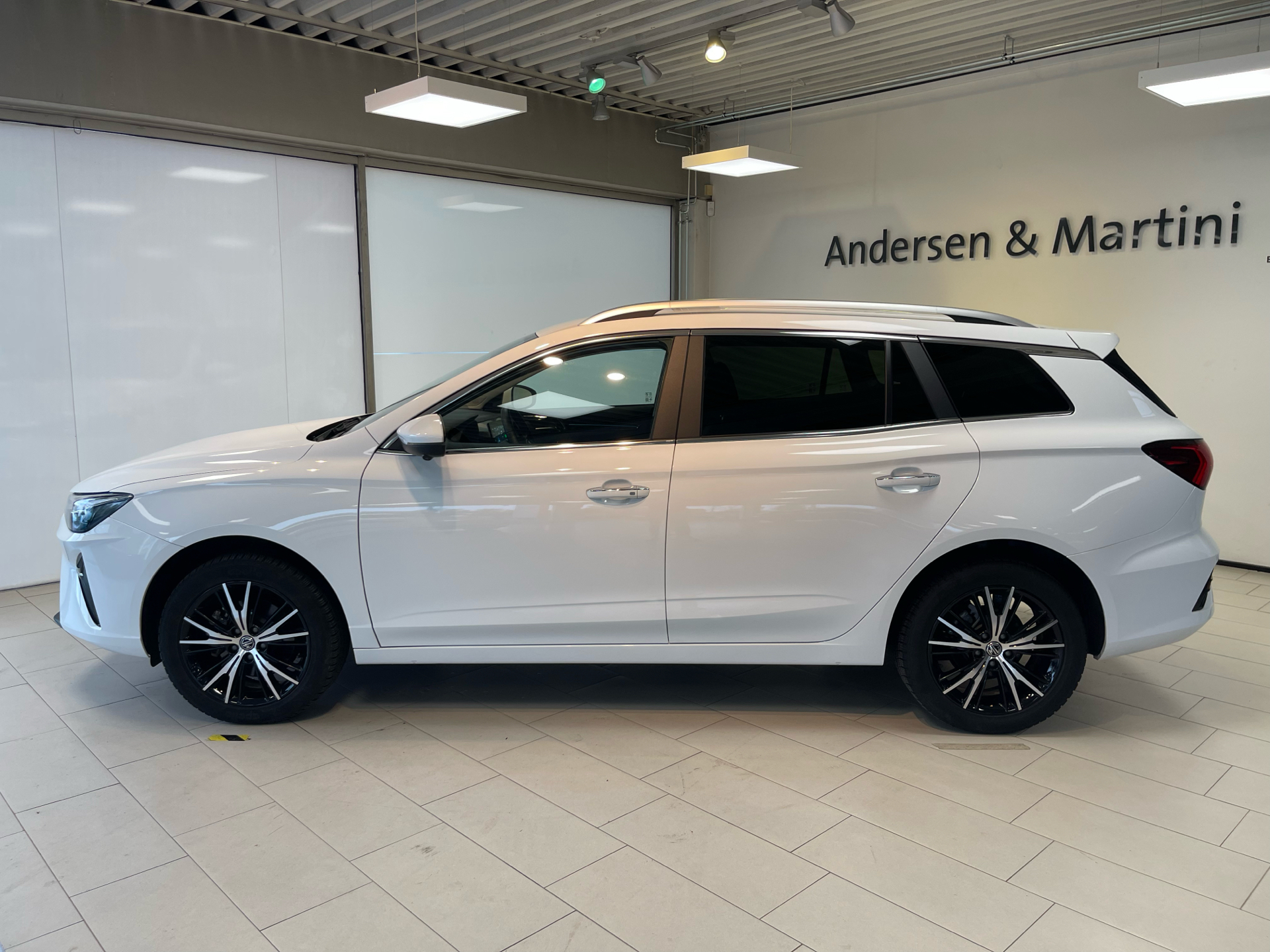 Hvid MG MG5 Electric fra 2023