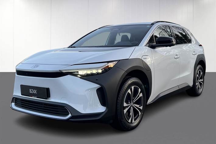 Hvid Toyota BZ4X fra 2025 set udefra