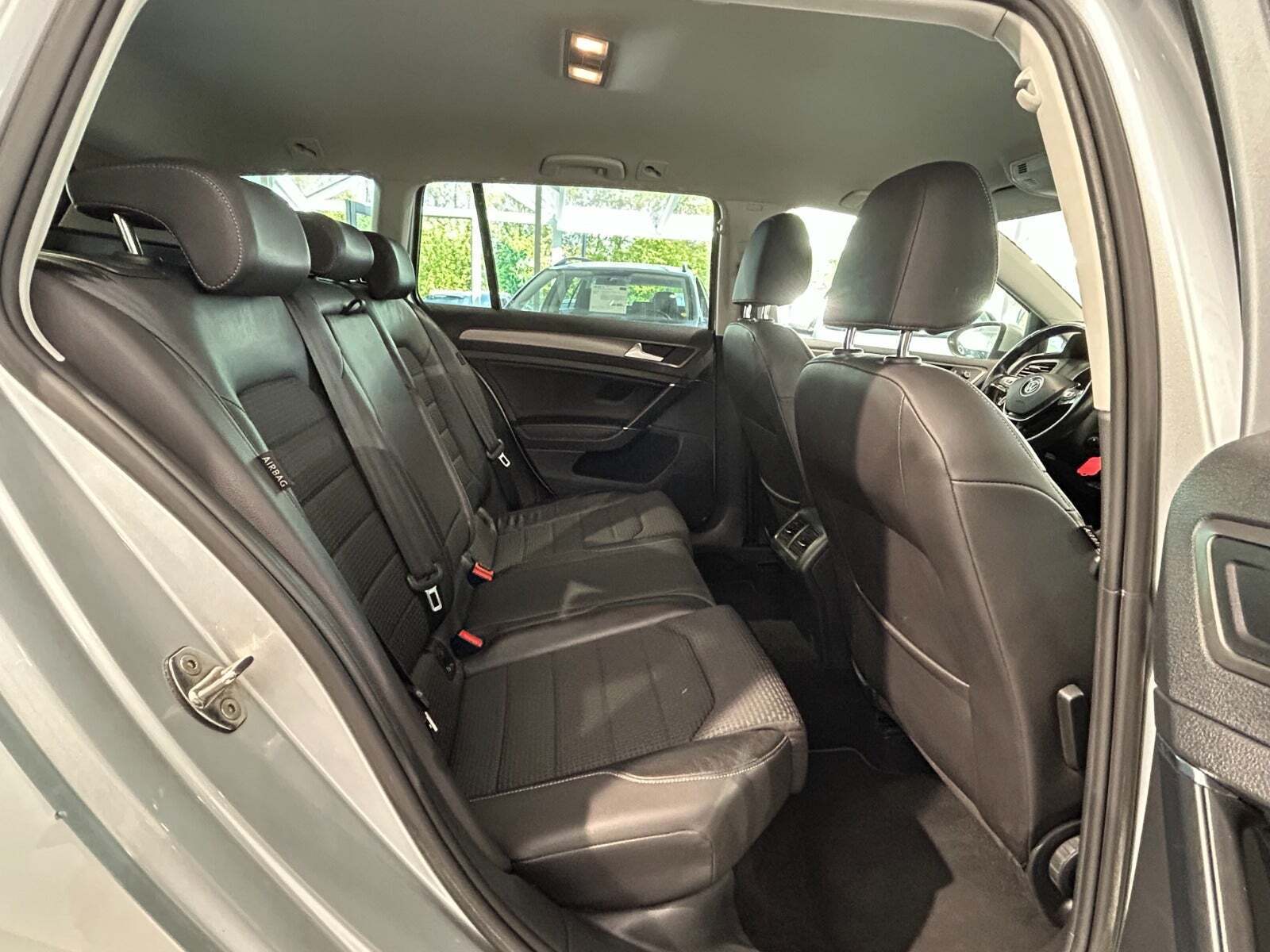 Sølv VW Golf VII fra 2013