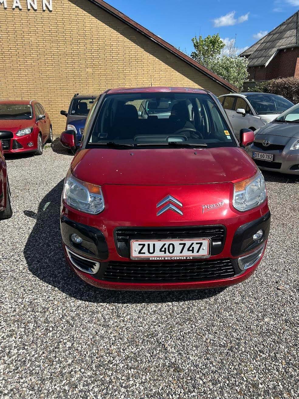 Rød Citroën C3 Picasso fra 2009