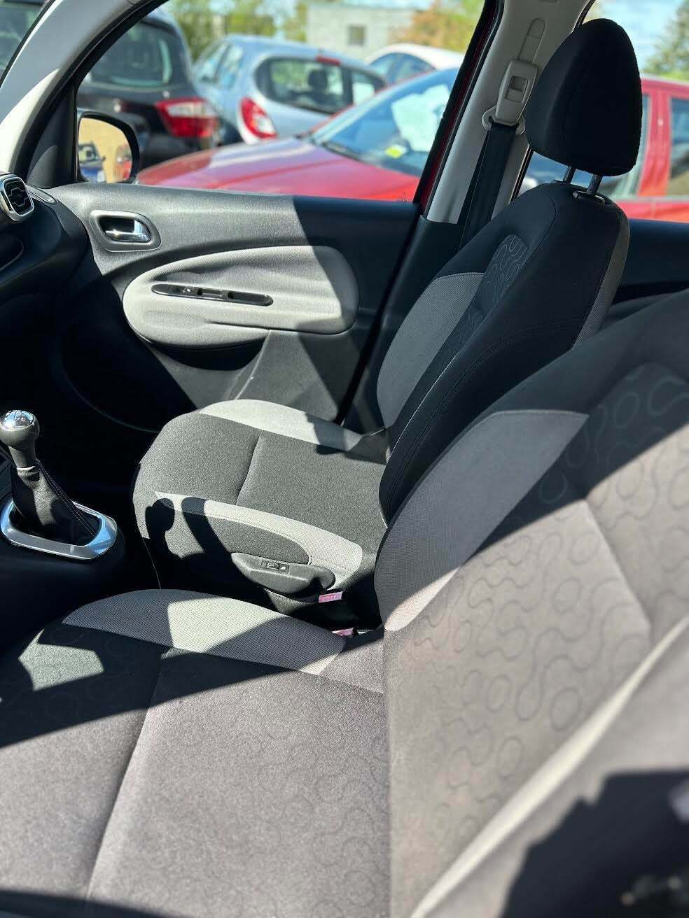 Rød Citroën C3 Picasso fra 2009