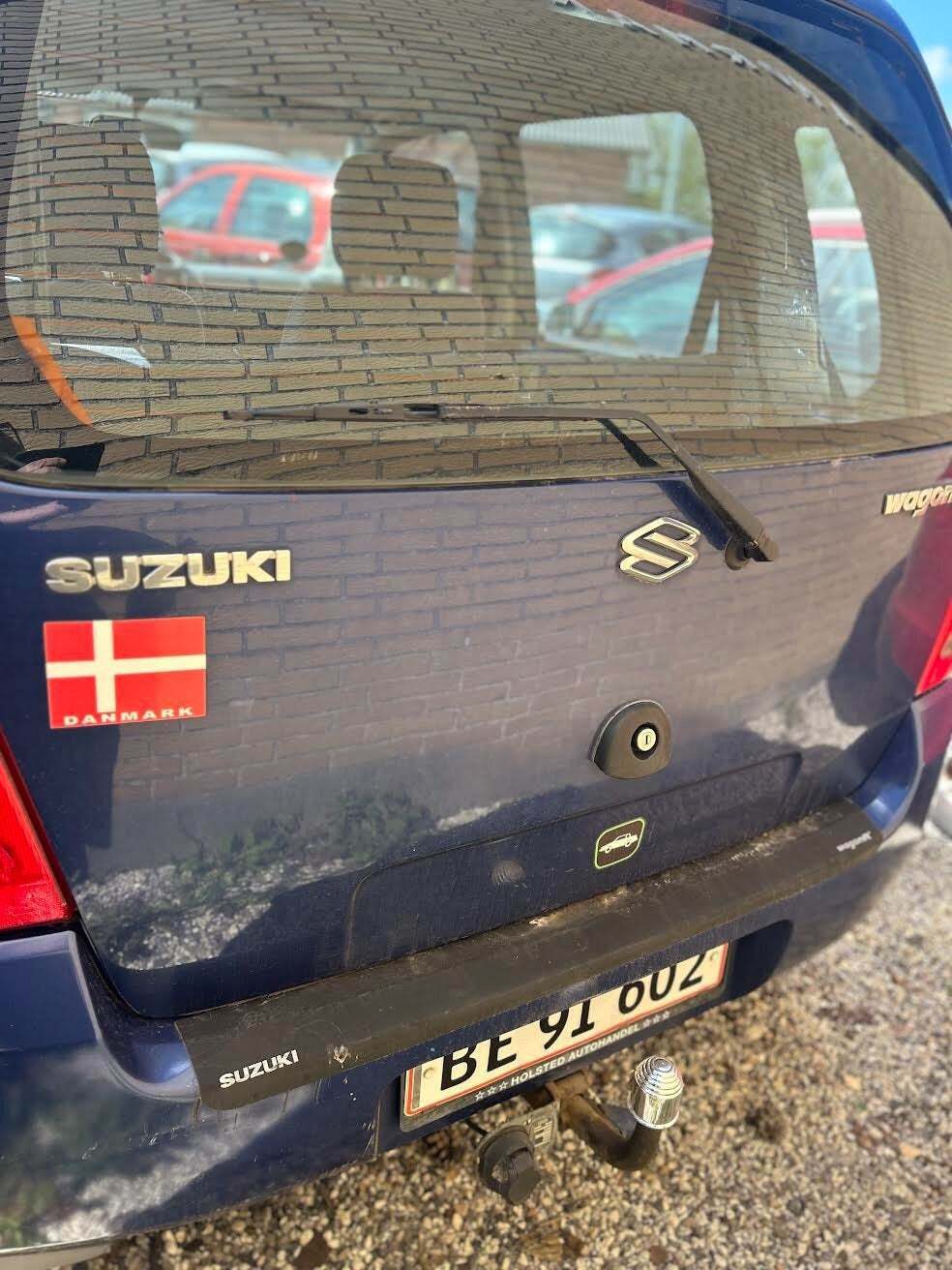 Blå Suzuki Wagon R fra 2004 set udefra