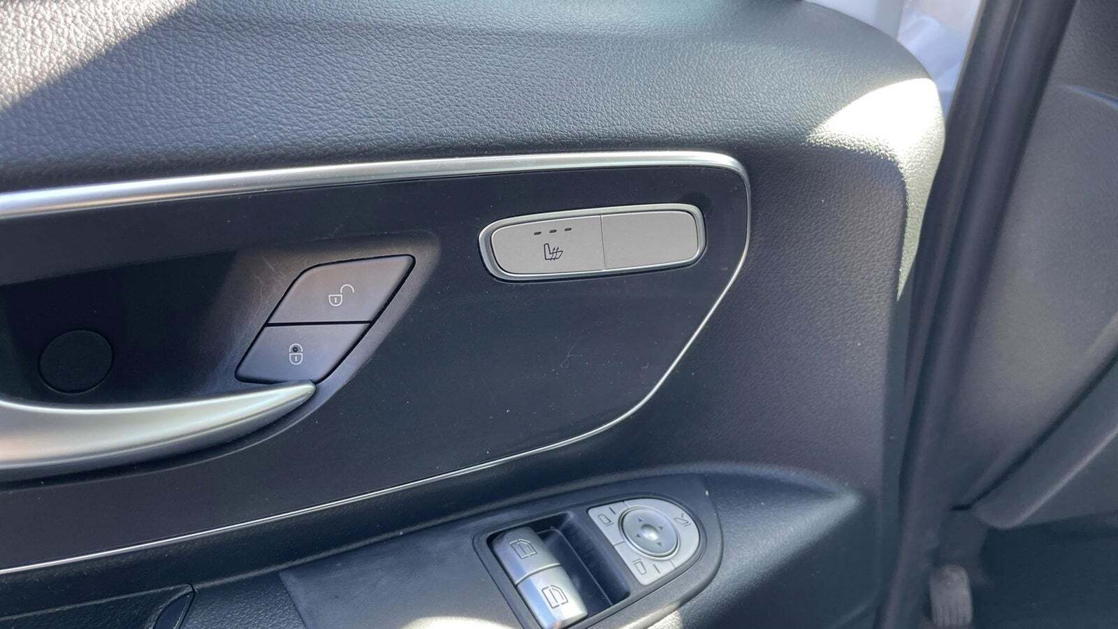 Hvid Mercedes Vito 114 fra 2022