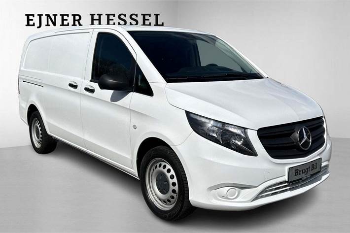Hvid Mercedes Vito 114 fra 2022