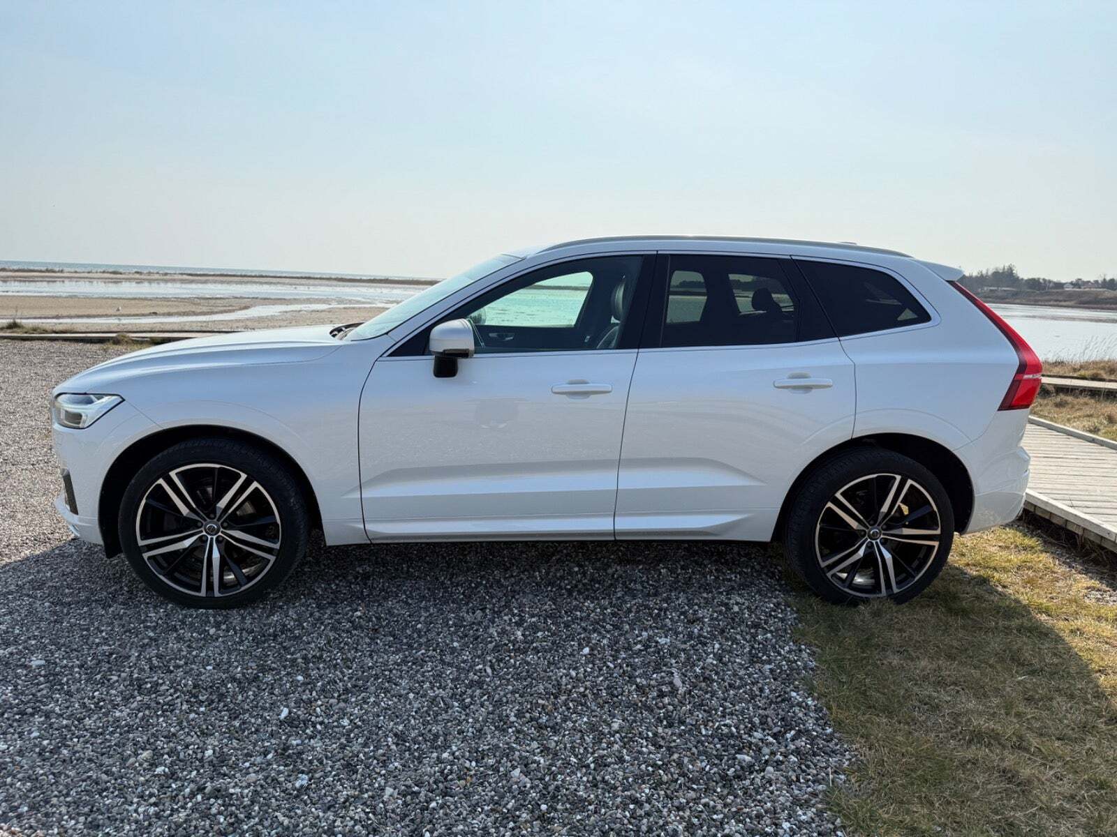 Hvid Volvo XC60 fra 2017