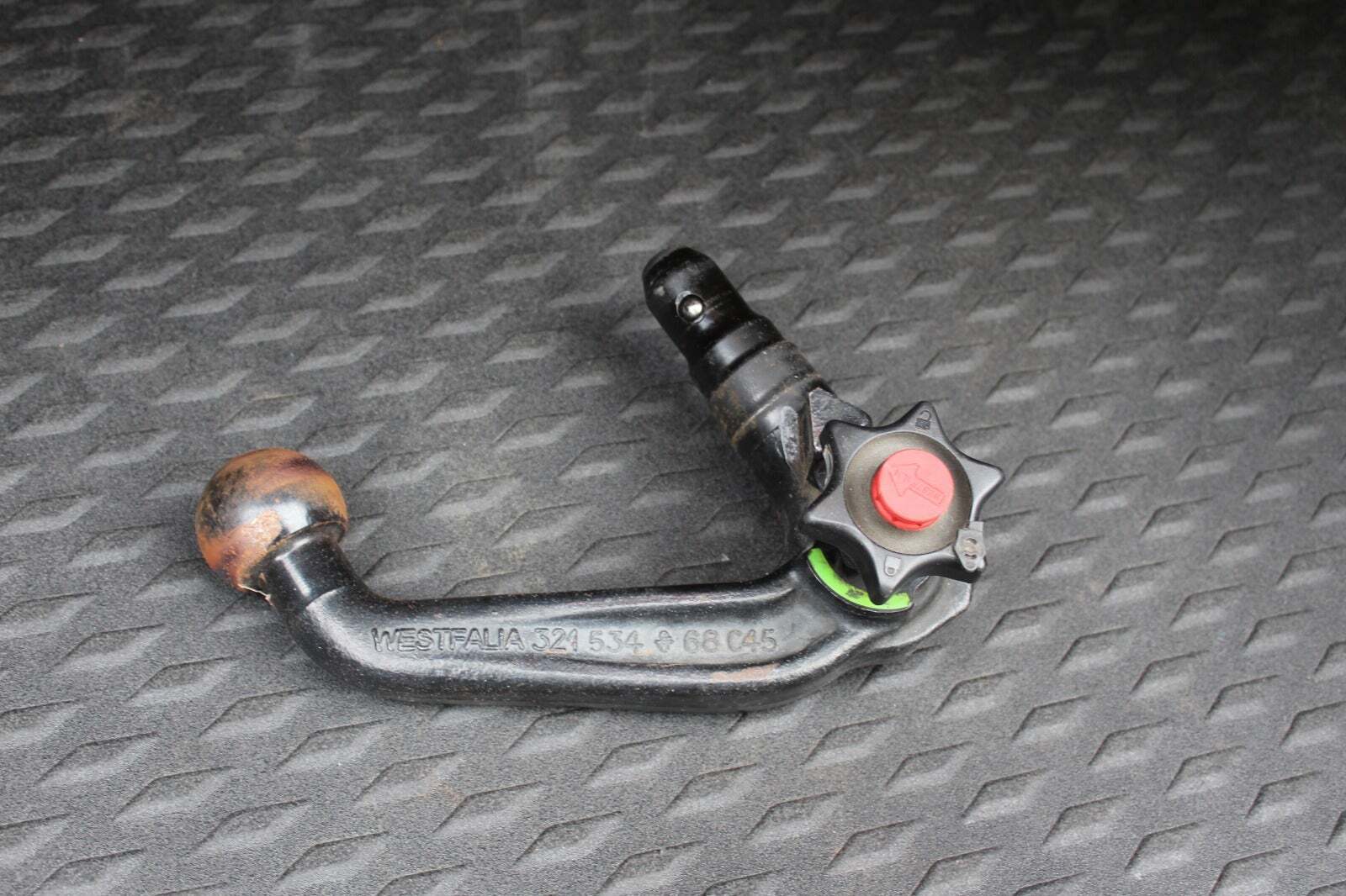 Sort VW Passat fra 2016