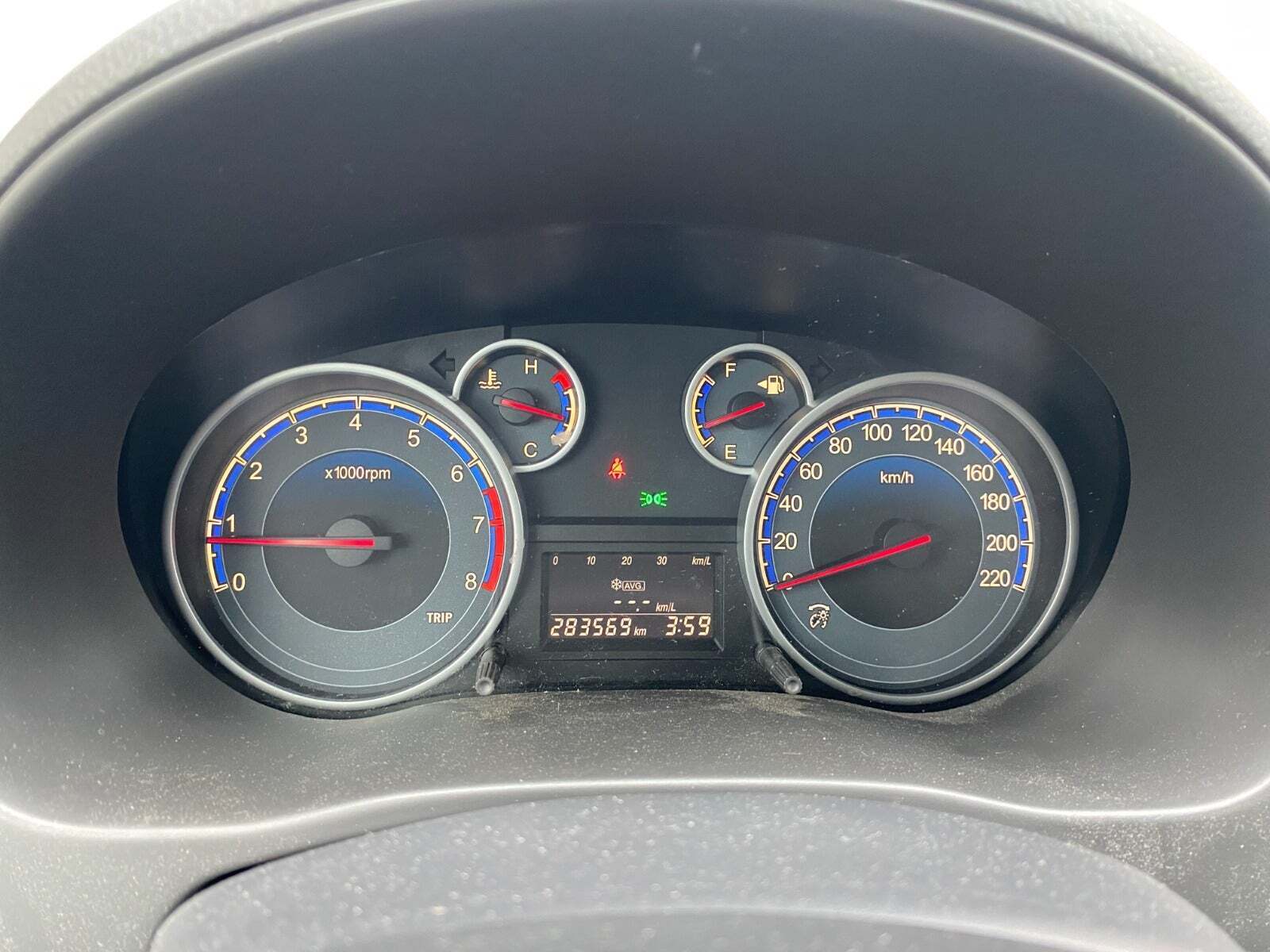 Sølv Suzuki SX4 fra 2011