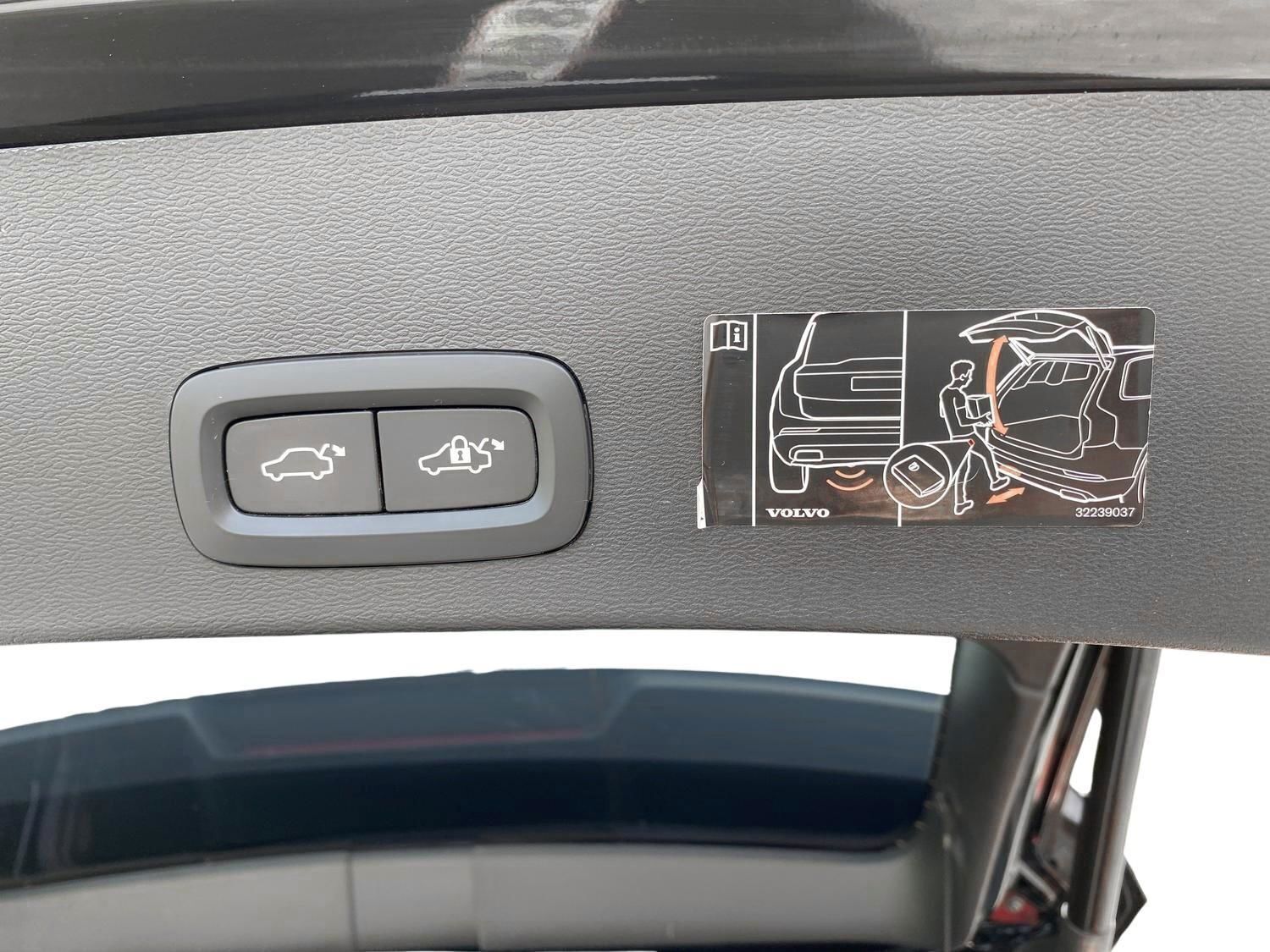 Sort Volvo XC40 fra 2021