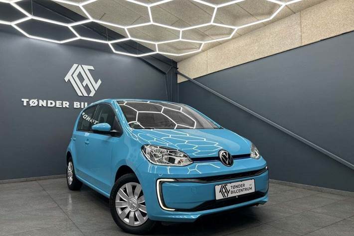 Blå VW E-UP! fra 2020 set udefra
