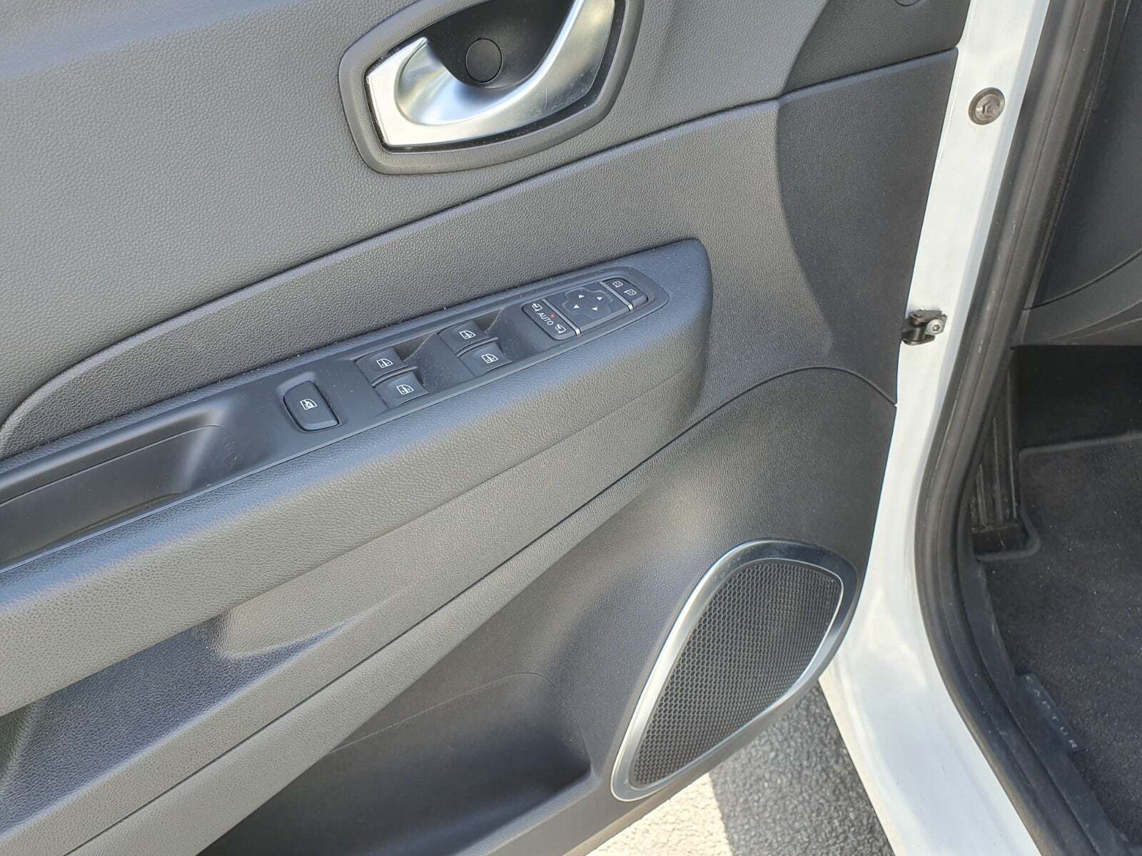 Hvid Renault Captur fra 2017