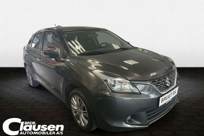 Grå Suzuki Baleno fra 2019 set udefra