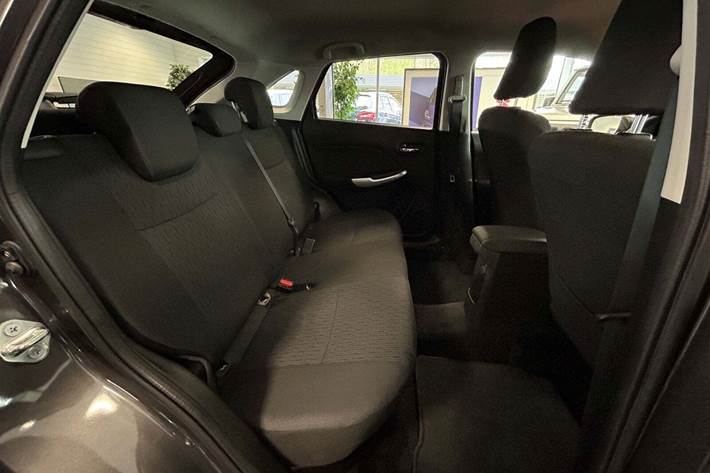 Grå Suzuki Baleno fra 2019