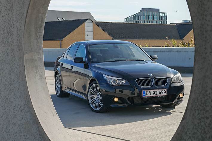 Sort BMW 525d fra 2008