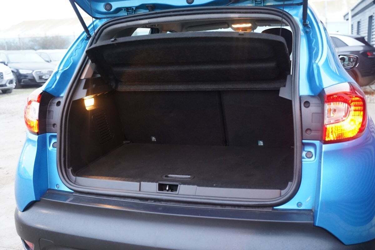 Blå Renault Captur fra 2016