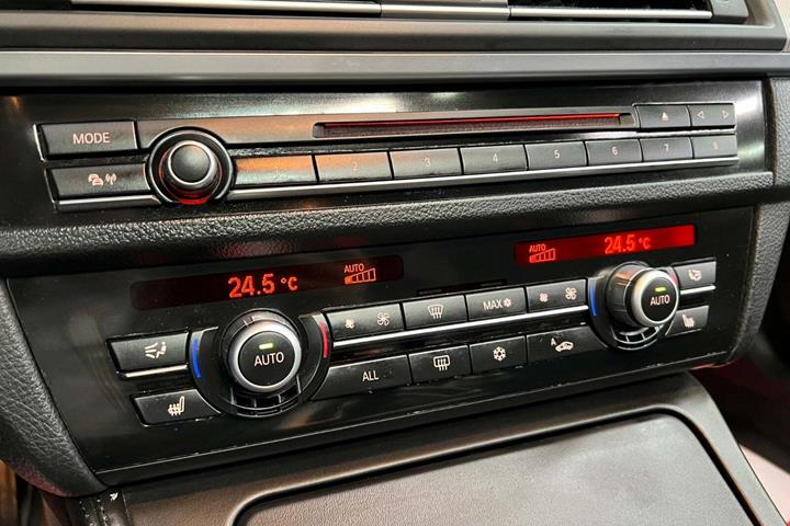 Brun BMW M5 fra 2012