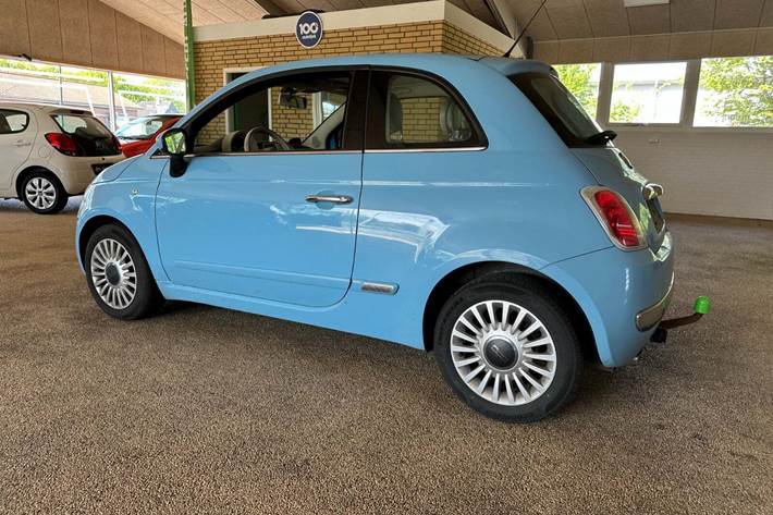 Blå Fiat 500 fra 2011