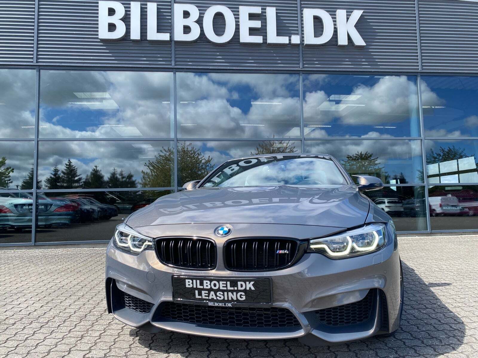 Orange BMW M4 fra 2017