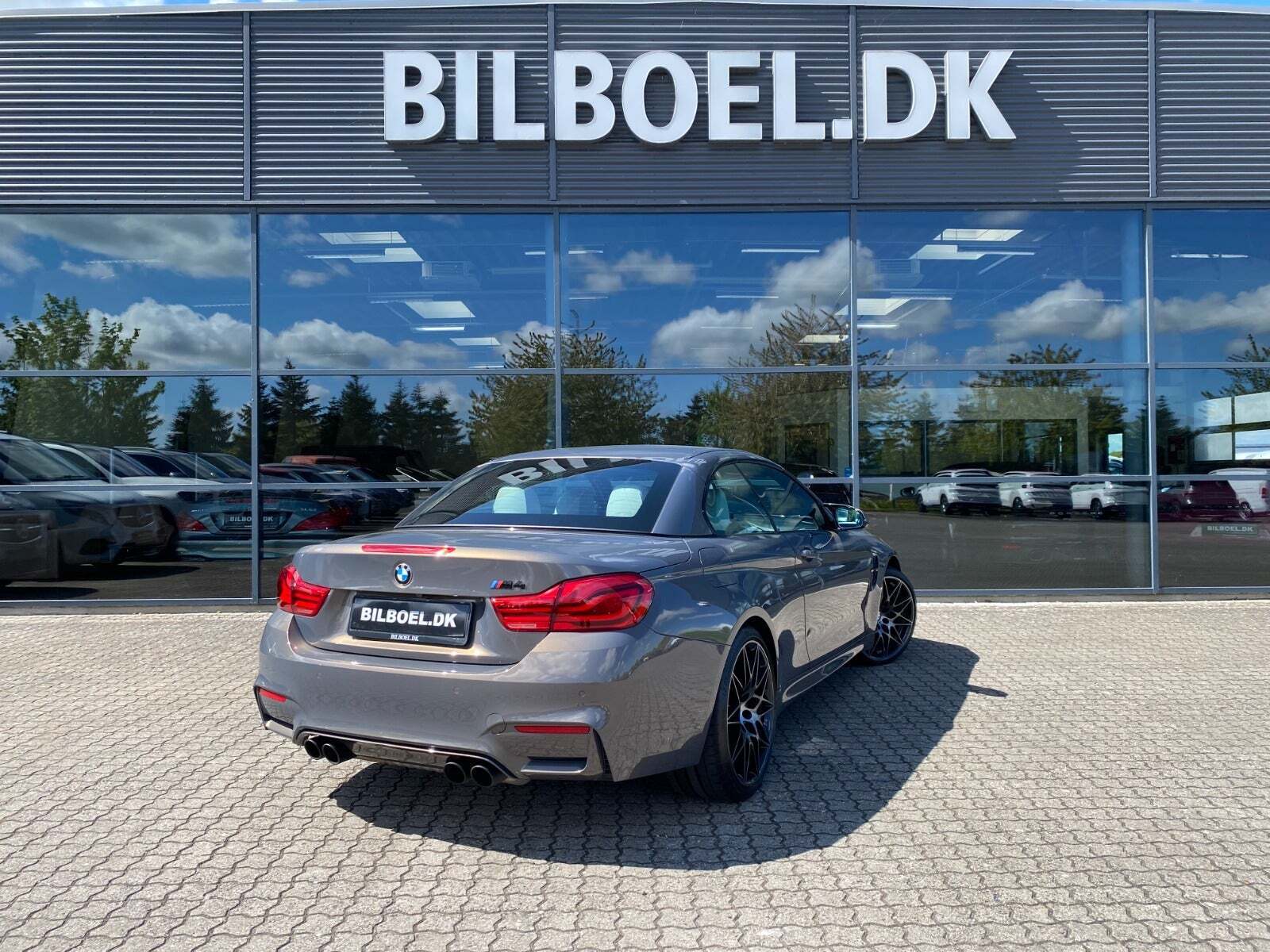 Orange BMW M4 fra 2017