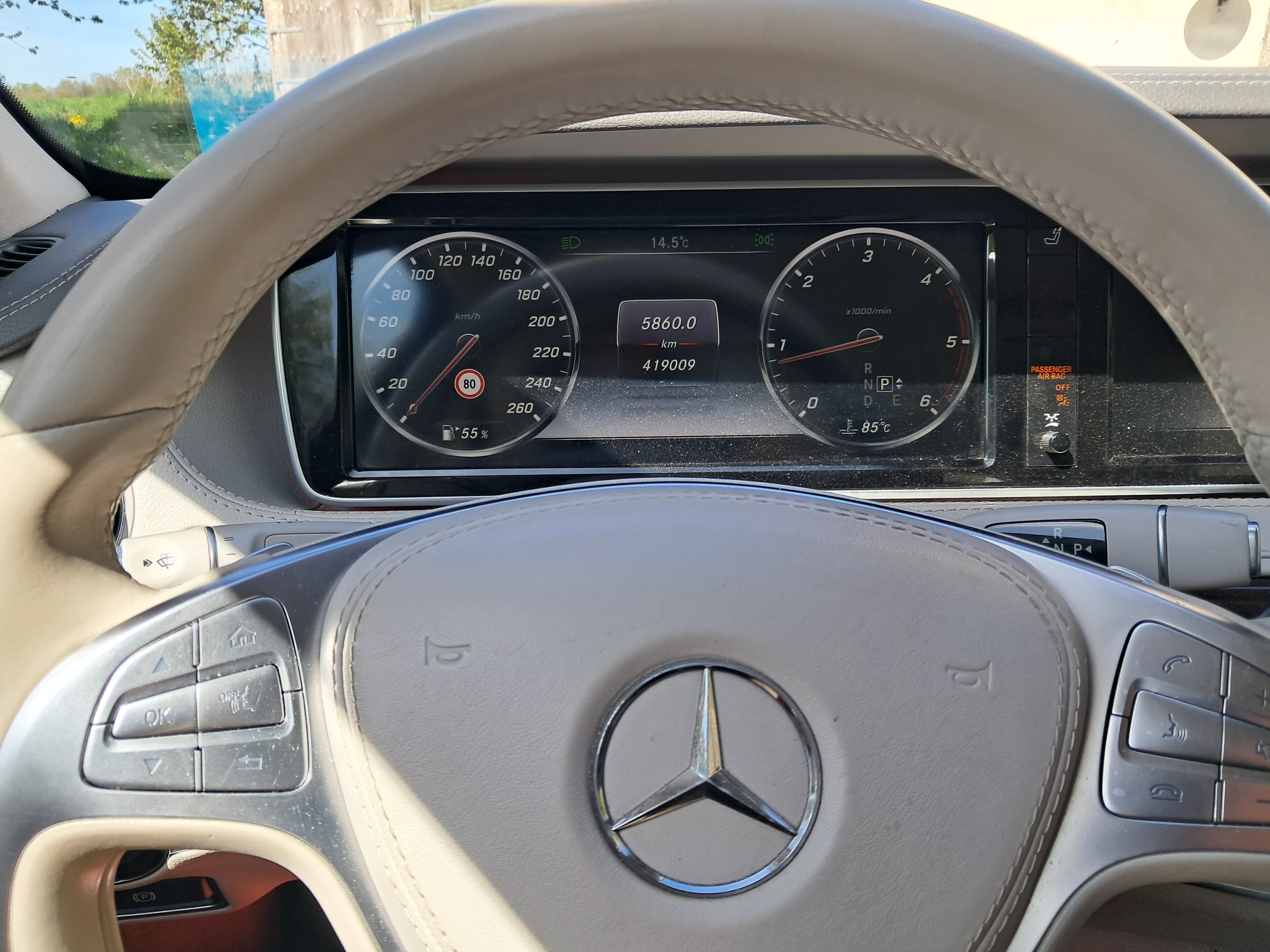 Sort Mercedes S350 fra 2014