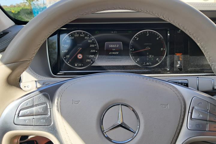 Sort Mercedes S350 fra 2014