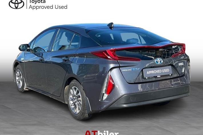 Sort Toyota Prius Plug-in fra 2018