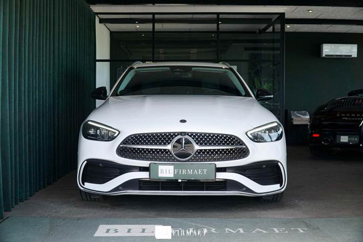 Hvid Mercedes C200 fra 2022