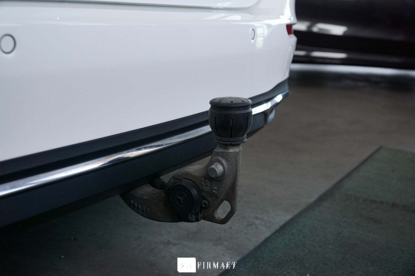 Hvid Mercedes C200 fra 2022