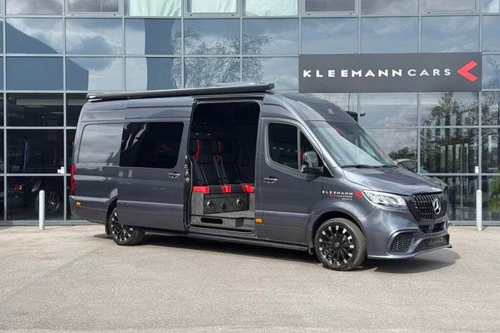 Grå Mercedes Sprinter 317 fra 2022