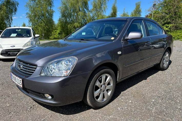 Grå Kia Magentis fra 2007