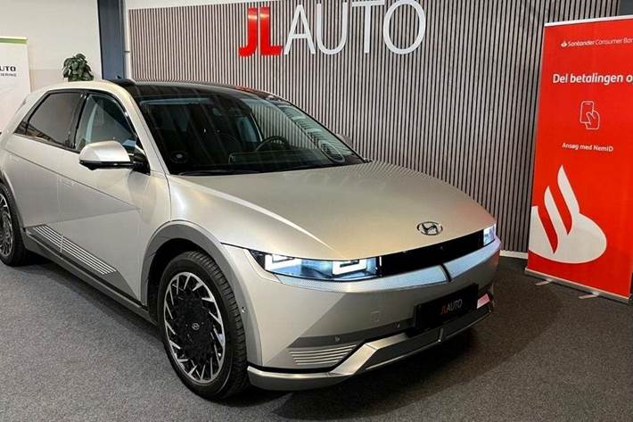 Grå Hyundai Ioniq 5 fra 2021 set udefra