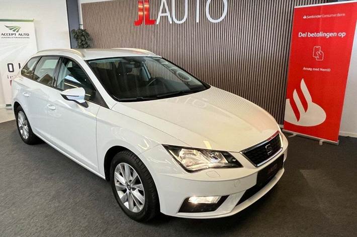 Hvid Seat Leon fra 2020 set udefra