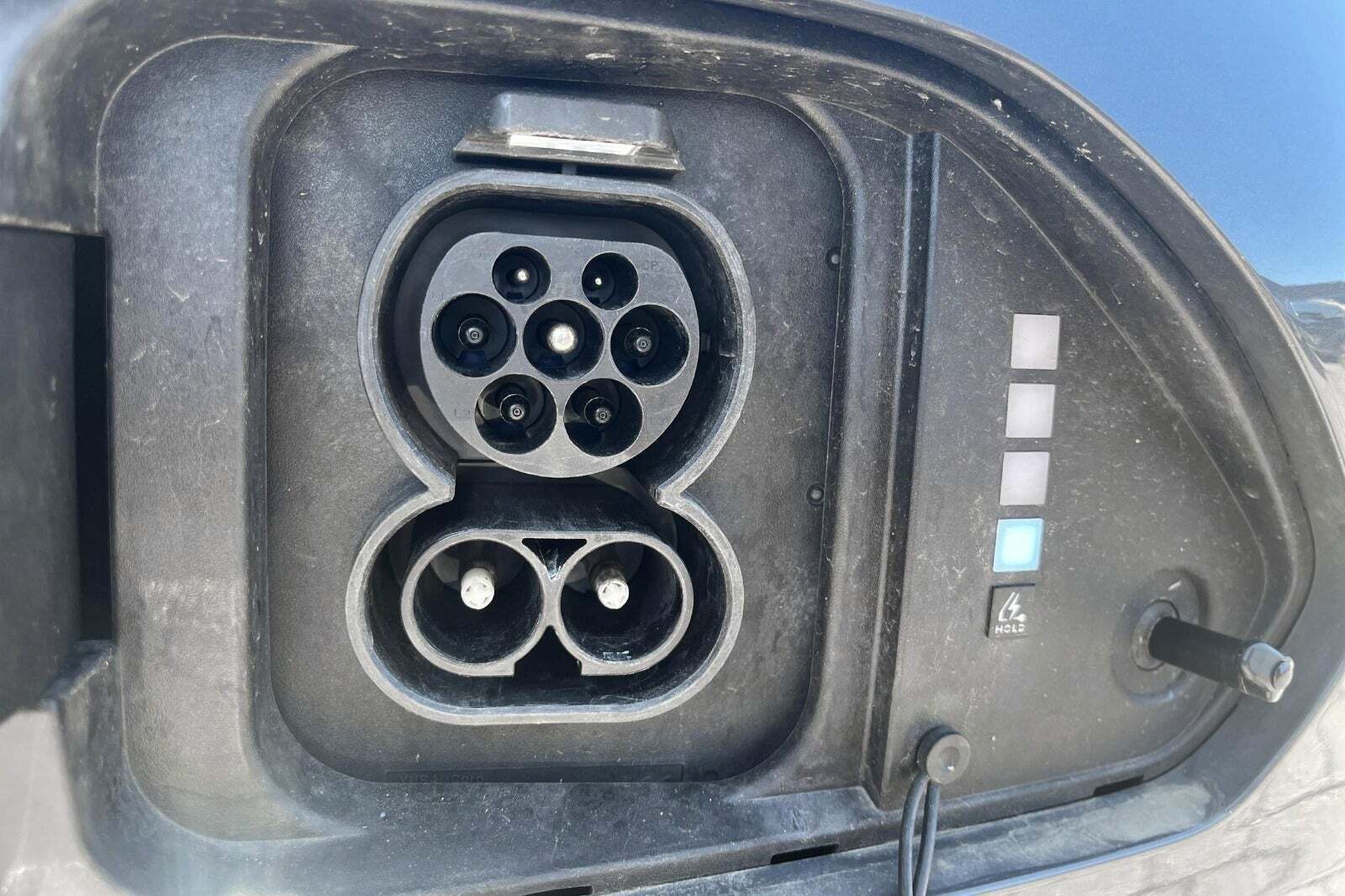 Grå Hyundai Kona fra 2024